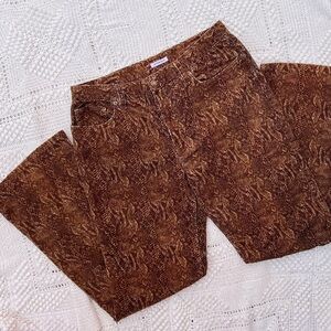 Jones New York Sport Straight leg flare stretch in brown corduroy snakeskin